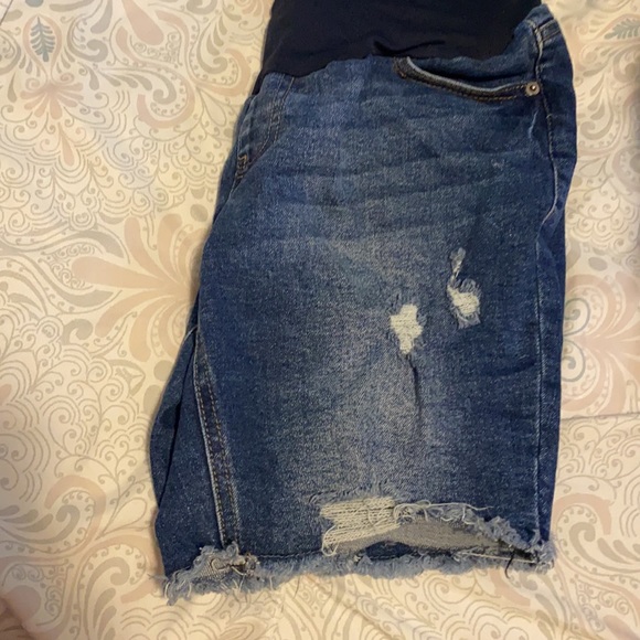 Maternity shorts small 4/6 - Picture 3 of 3